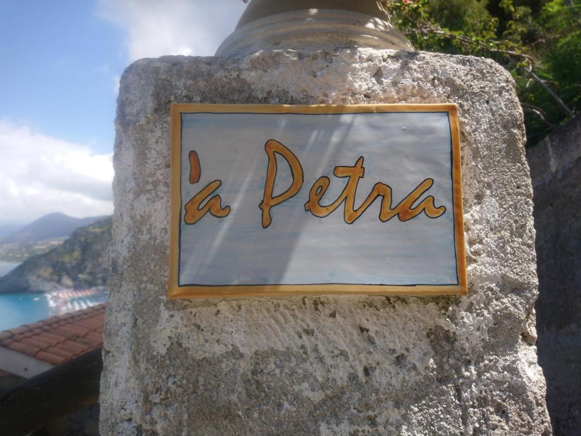 B&B Villa La Petra サン・ニコーラ・アルチェッラ エクステリア 写真