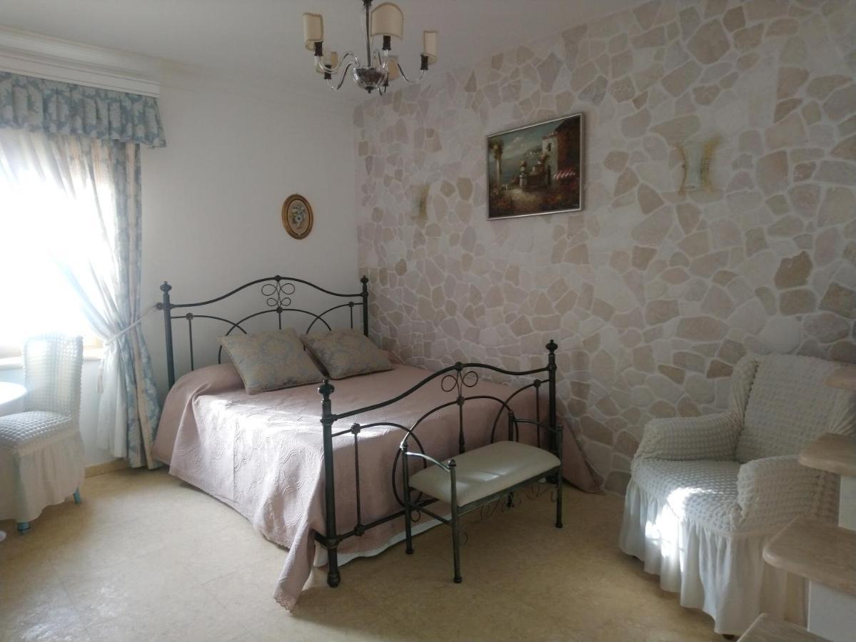 B&B Villa La Petra サン・ニコーラ・アルチェッラ 部屋 写真