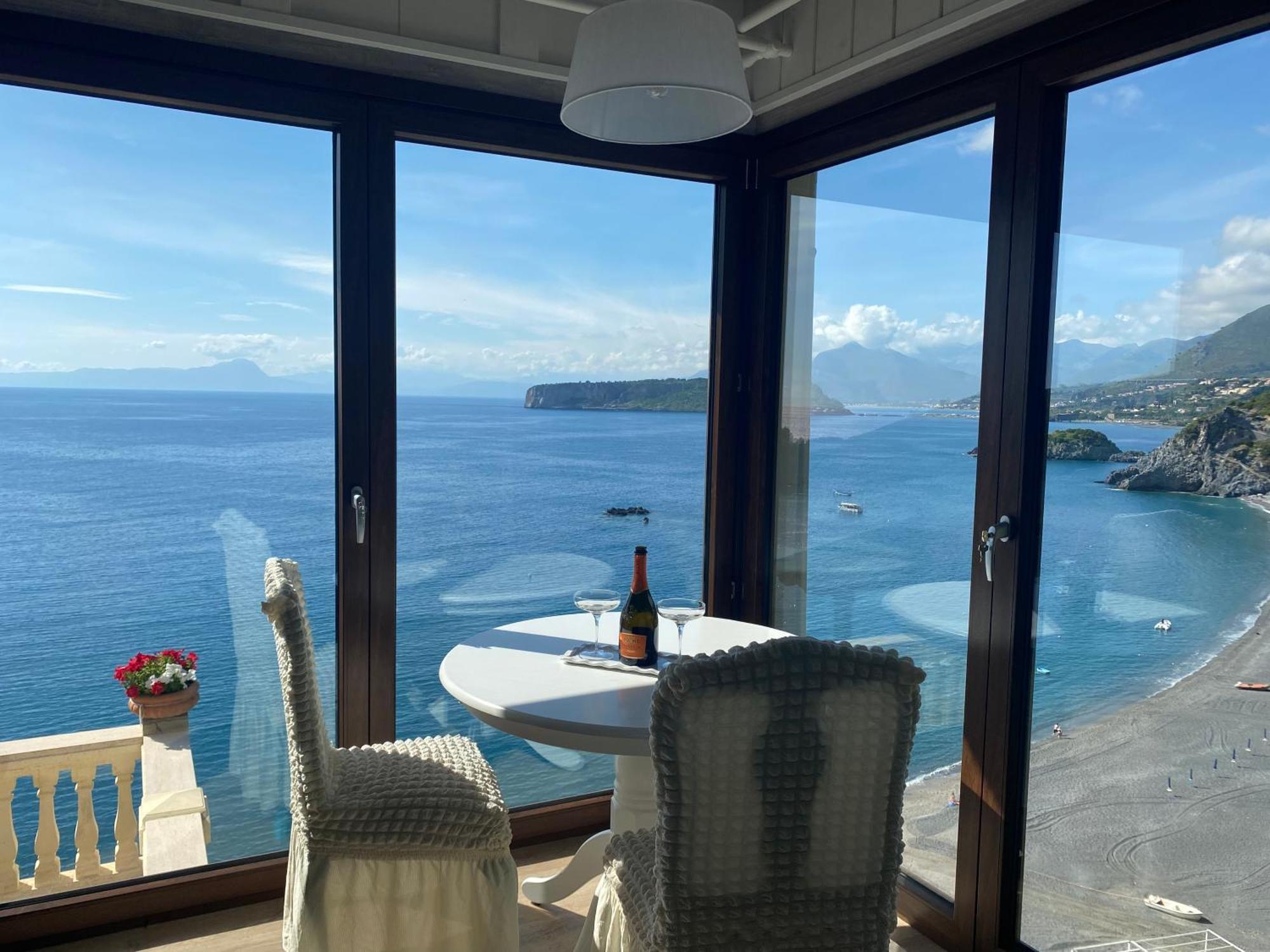 B&B Villa La Petra サン・ニコーラ・アルチェッラ エクステリア 写真