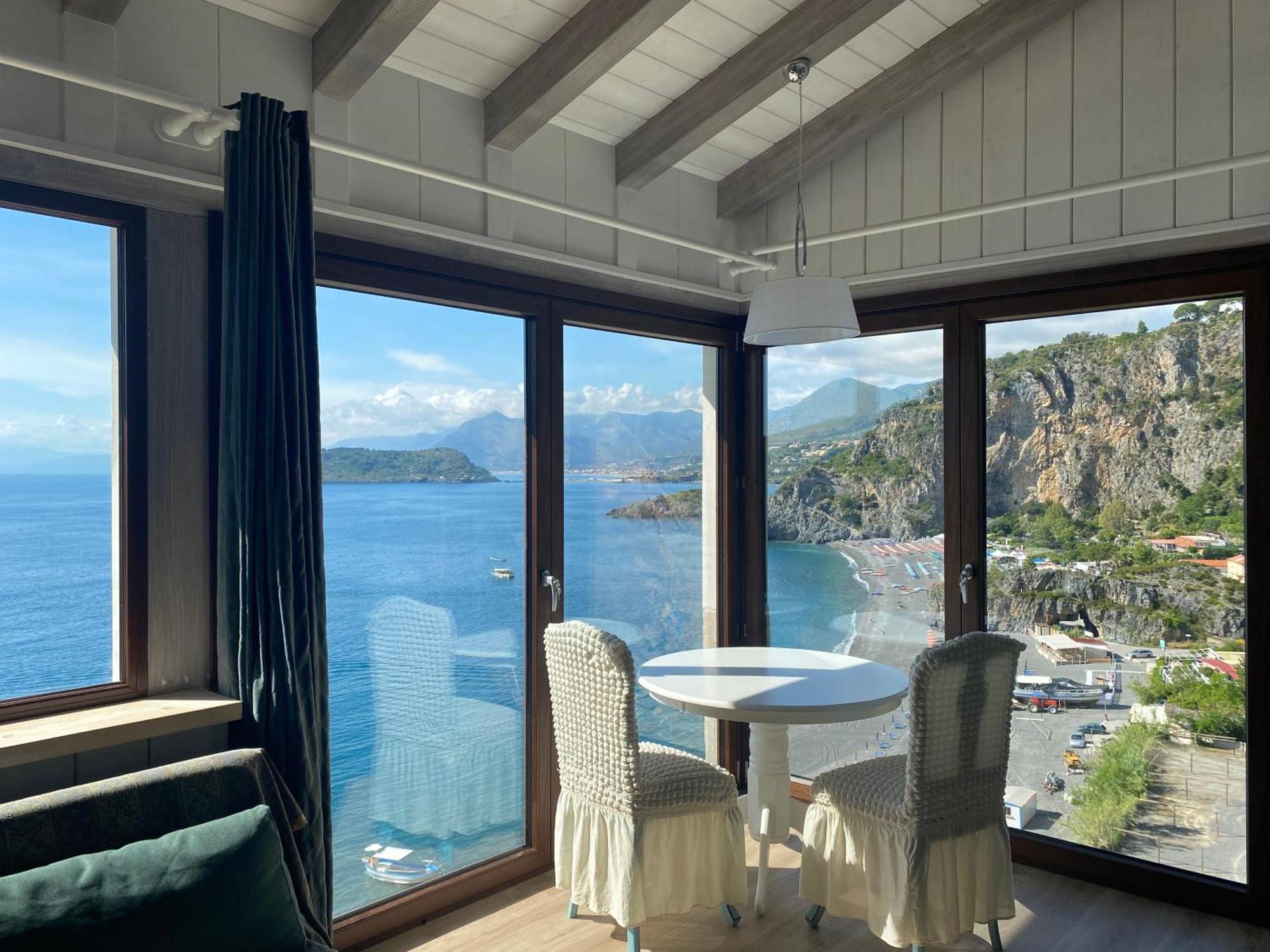 B&B Villa La Petra サン・ニコーラ・アルチェッラ 部屋 写真