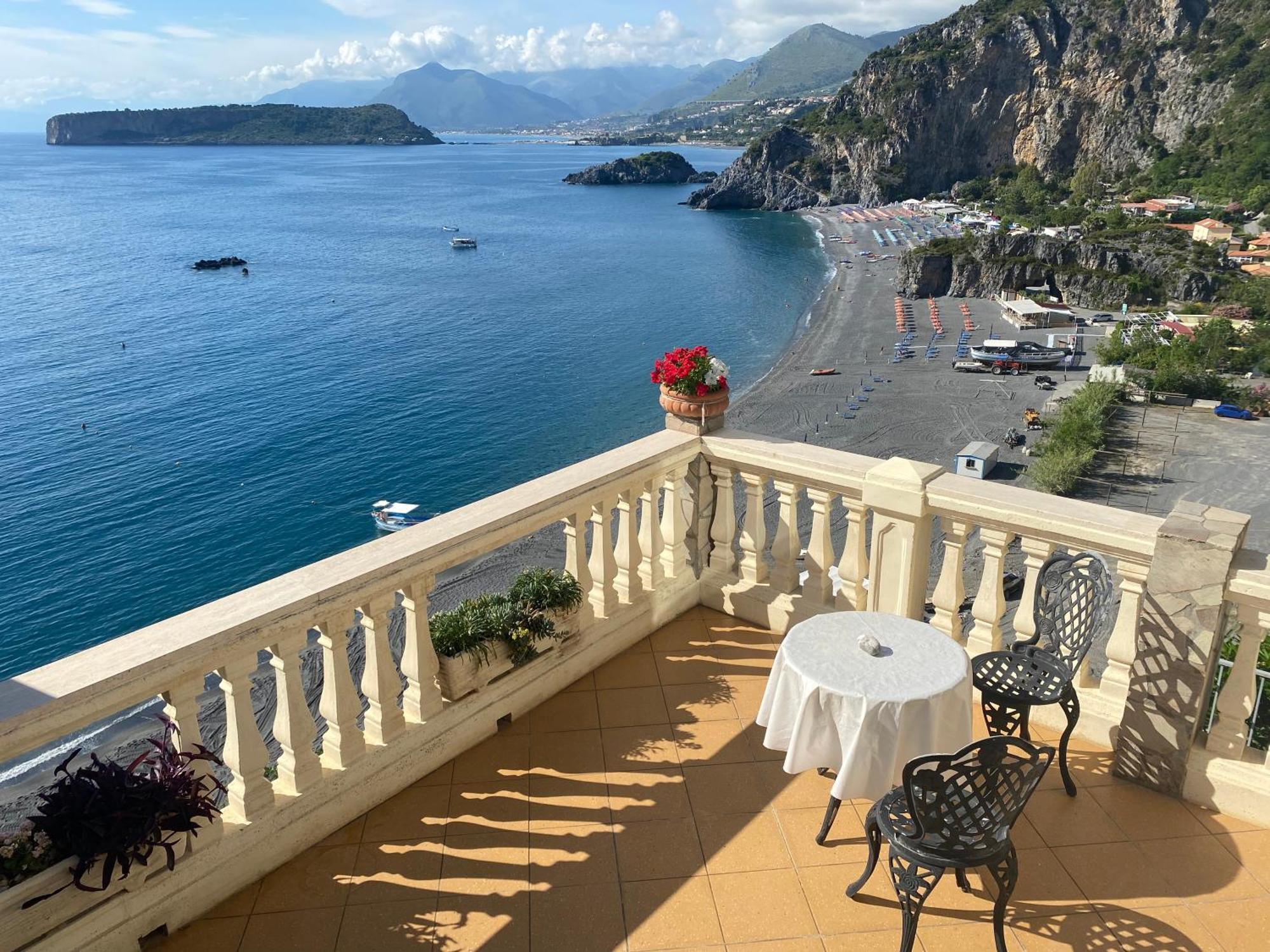 B&B Villa La Petra サン・ニコーラ・アルチェッラ エクステリア 写真