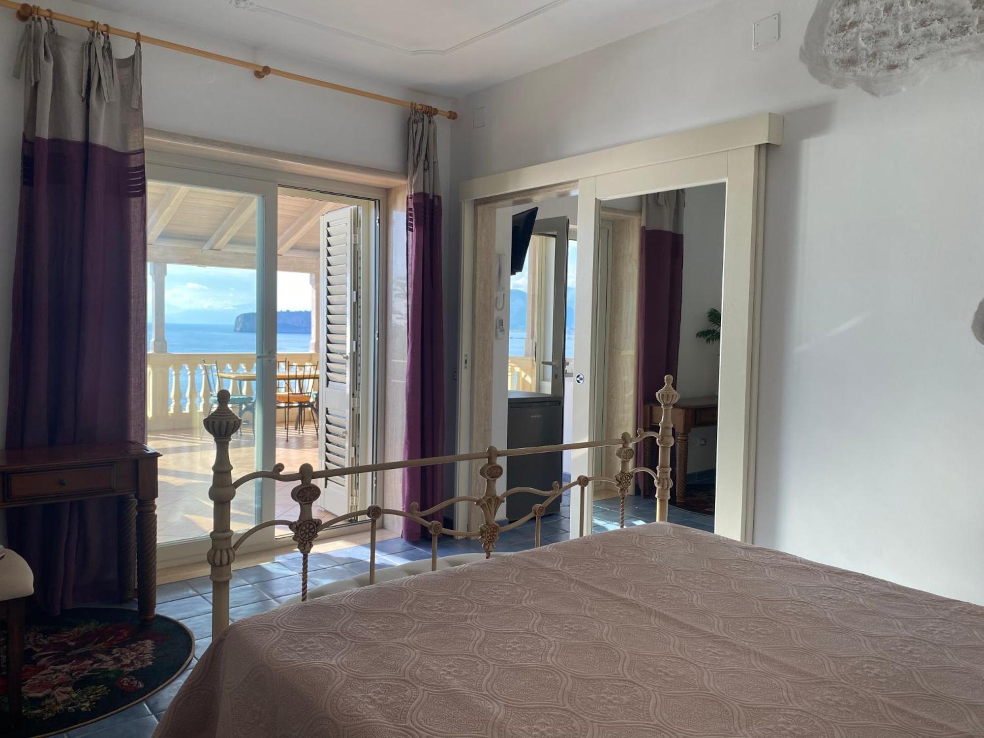 B&B Villa La Petra サン・ニコーラ・アルチェッラ 部屋 写真