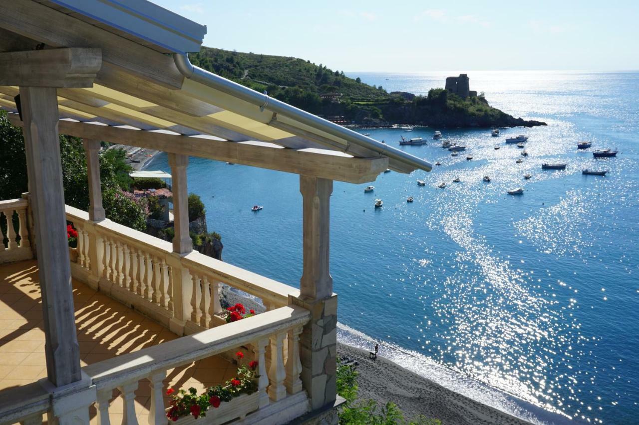 B&B Villa La Petra サン・ニコーラ・アルチェッラ エクステリア 写真
